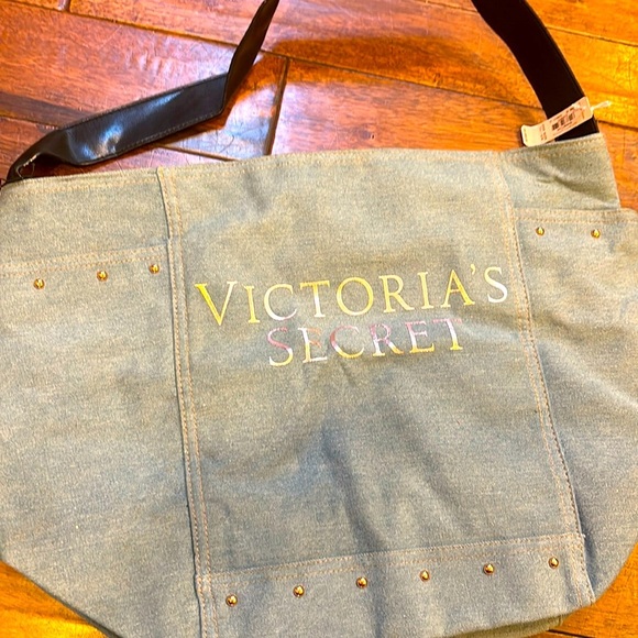 Victoria's Secret NWT Beach Casual Denim Tote Large Travel Weekend Shoulder Bag - Picture 2 of 9